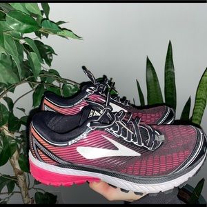 Brooks Ghost 10 Running Shoe
